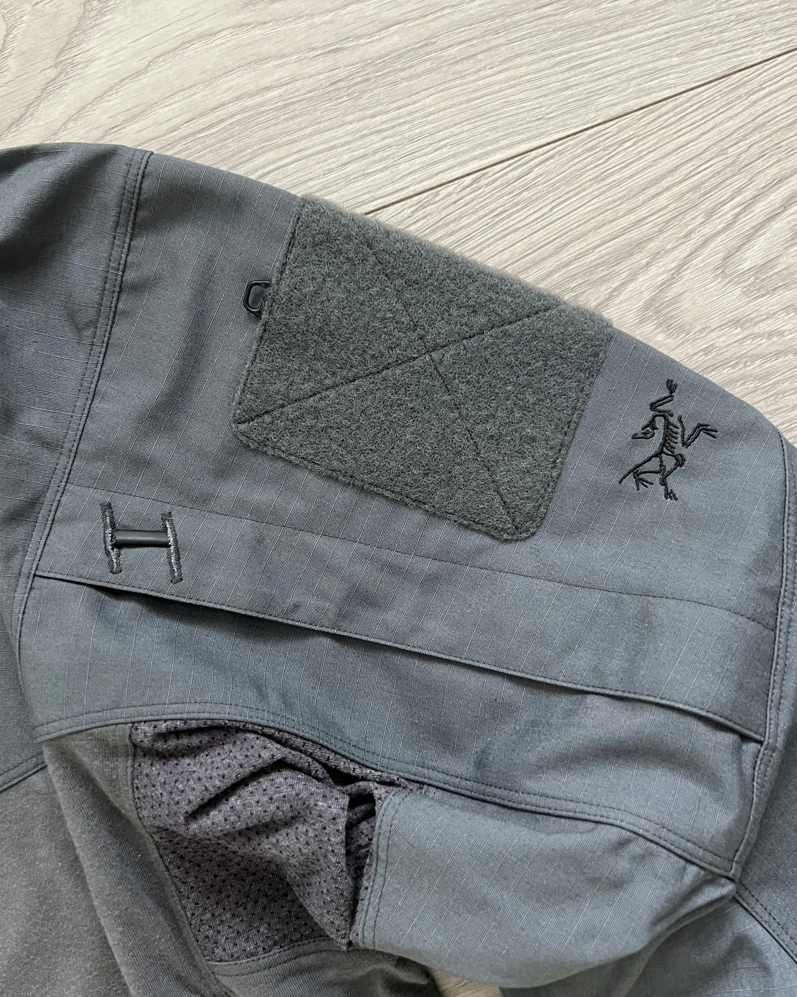 Arcteryx LEAF Assault AR Shirt Wolf Grey, Made in El Salvador - Size L